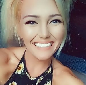 Meet your Posher, Stephanie